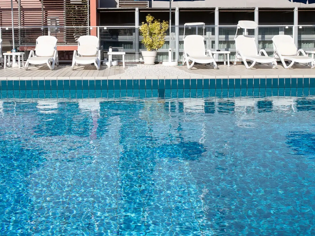 piscina esterna hotel ischia porto centro