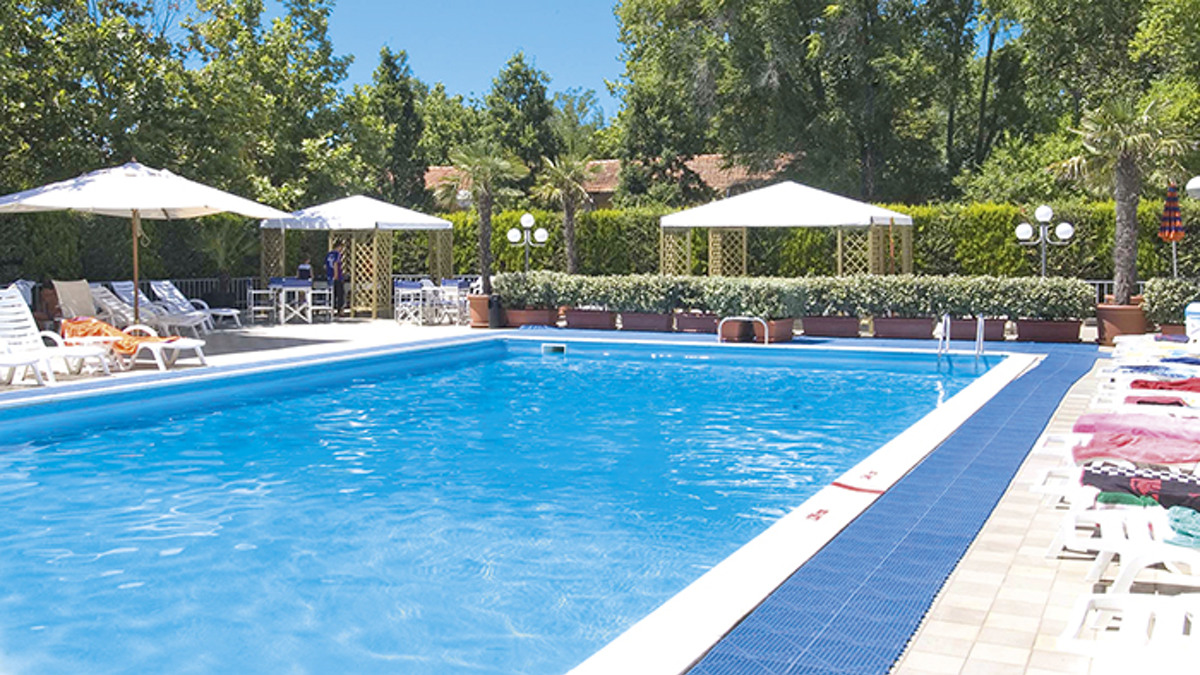 hotel st moritz rimini piscina 2