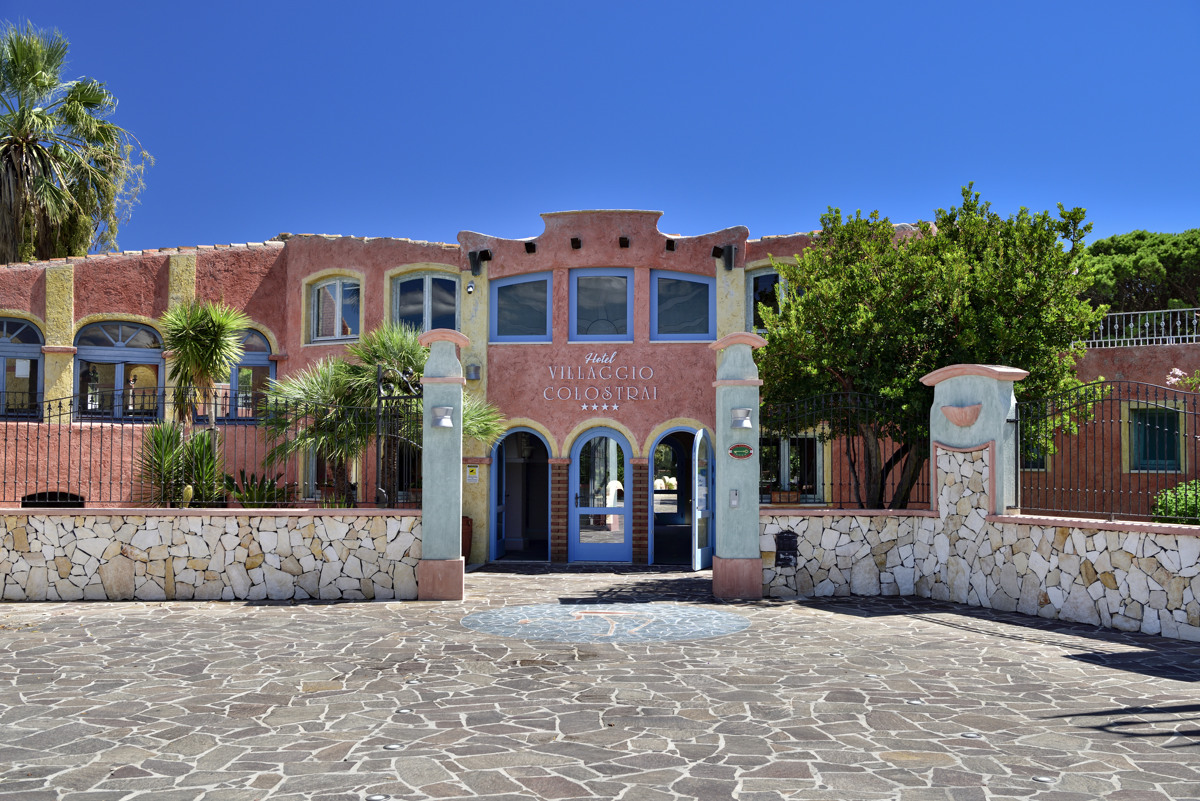 villaggio colostrai ingresso 2